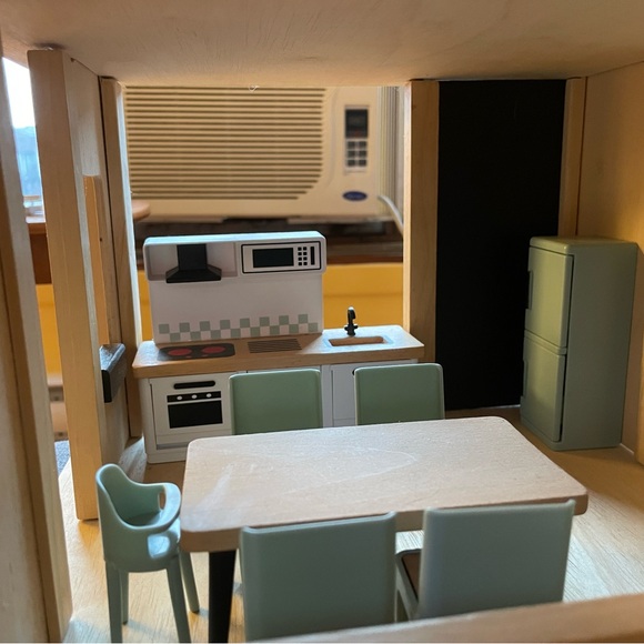 PlanToys Modular Wooden Dollhouse with Furniture - Picture 8 of 11